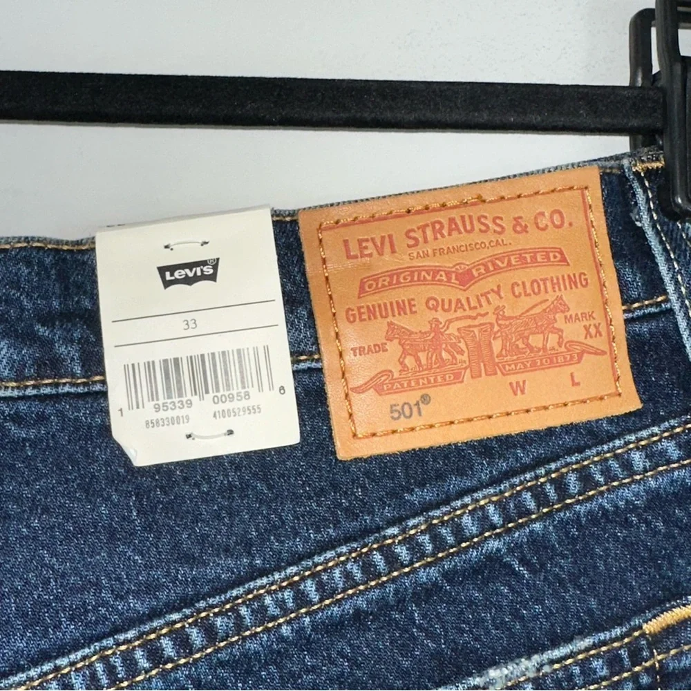 Levi’s 501 Mid Thigh Shorts in Salsa Center Dark Wash Size 33 - Picture 4 of 10